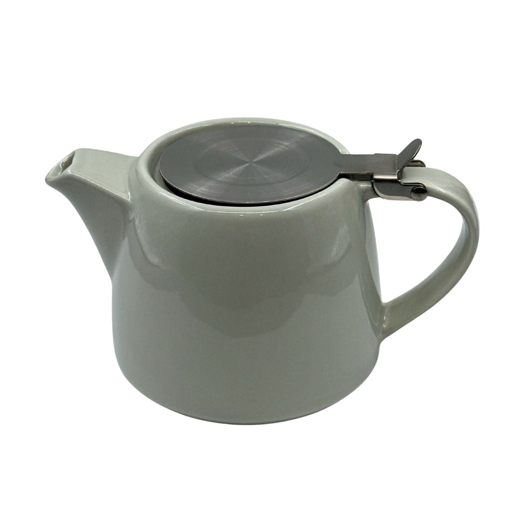 Ceramic teapot with infuser and lid