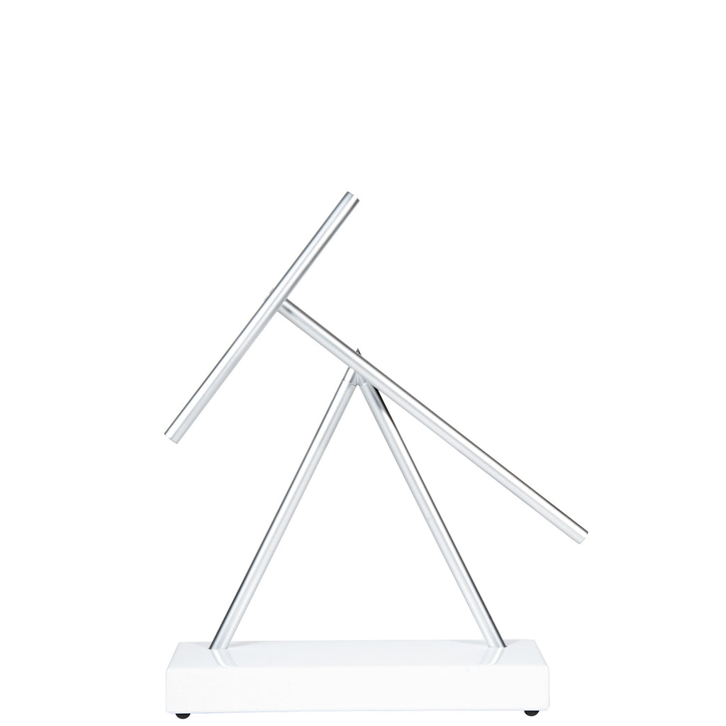 Kinetic pendulum balance sculpture